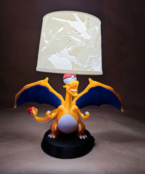 Lampara Charizard